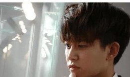 圈内爆料李现任嘉伦,与当红小花旦嘉伦甜蜜互动引热议